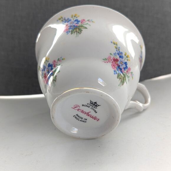 Vintage Dorchester Fine Bone China Floral Bouquet Romantic Tea Cup Saucer Set - Picture 7 of 7